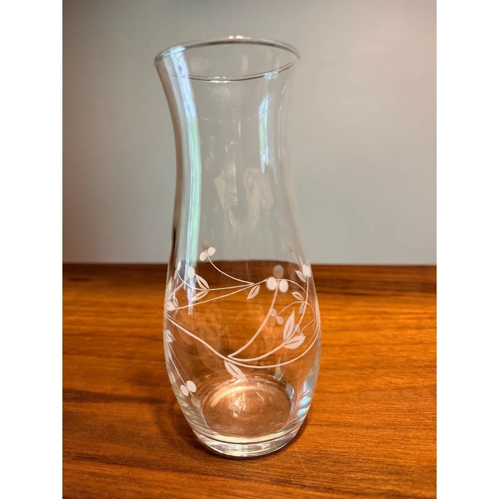 Lord Carlton Fine Crystal Silhouette Hand Cut 7" Vase Etched Berries Leaves - Picture 2 of 5
